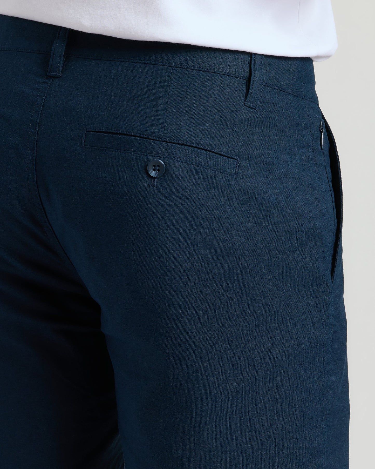 7" Navy Linen Shorts